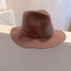 Stylish tab/tawny Fedora Hat